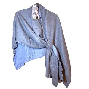 NWT Two-Tone Keyhole Shoulder Wrap scarf soft